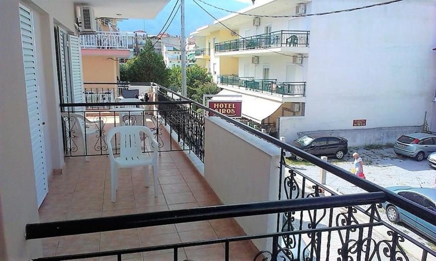 Siros Hotel Leptokaryá Buitenkant foto